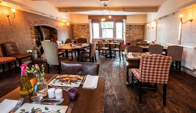 Maypole Inn