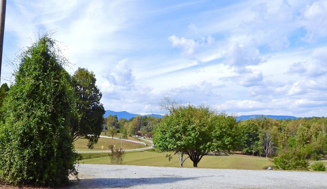 Meadows and Mountains Cottage