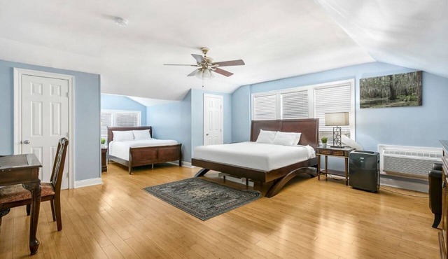 Mid-City Canal Studio | NOLA Hotspot