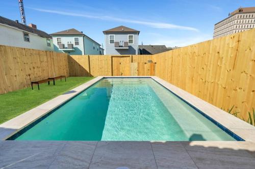Mid-City home w pool, near Frenchmen St