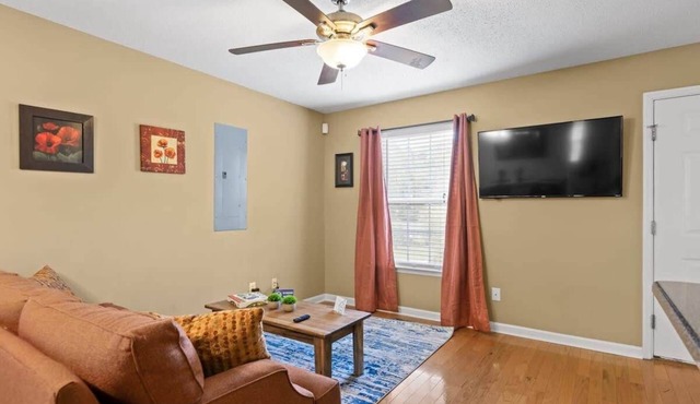 Mins to Downtown! Deck & Firepit - Elmwood Retreat
