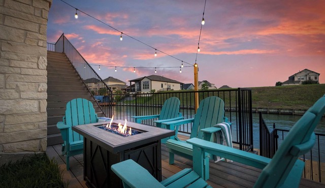 Mist & Bloom' Lakefront Retreat-Gameroom, SUP's