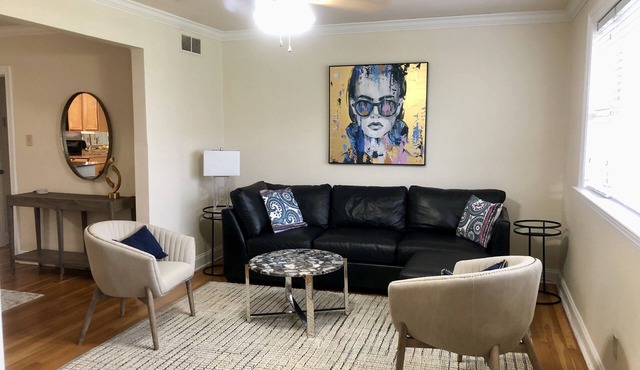 Modern 2 bedroom Condo in Excellent Location, Steps to Lake Pontchartrain