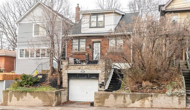 Modern 2BR Home - Central Hamilton!