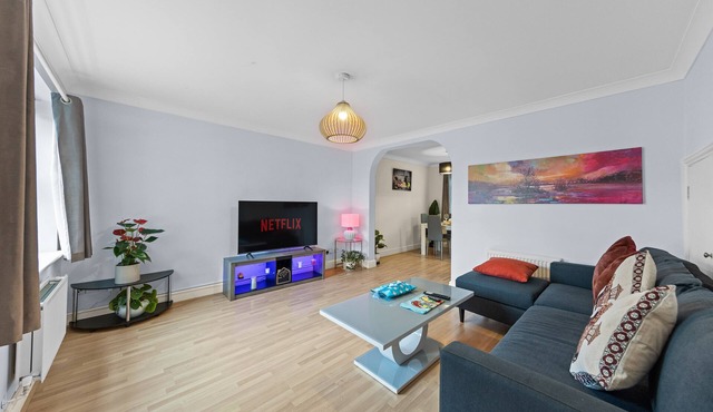 Modern 3-Bedroom ComfortStay – Perfect Ashford Retreat & Relaxation in Ashford