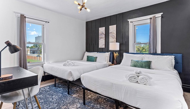 Modern 4-BR Stay in the Heart of New Center