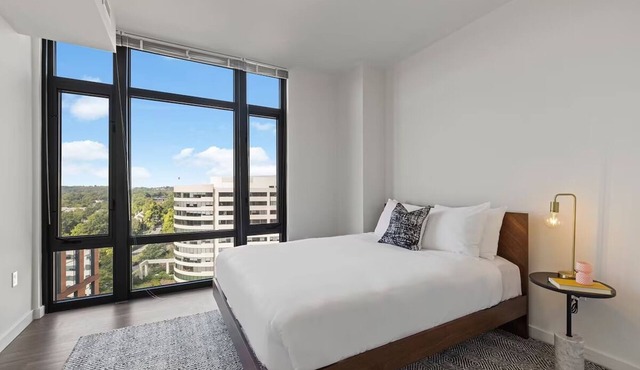 Modern Apartment Near Ballston - MU Metro | Walk to Dining & Parks in Minutes