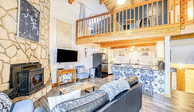 Modern Charming 3BR Condo - LAKE VIEW - McHenry