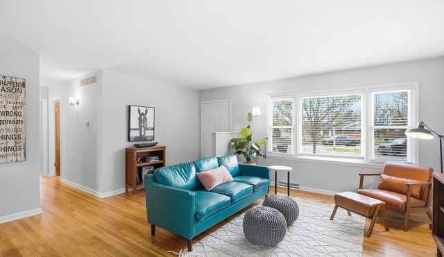 Modern Home Sleeps 6 Near Downtown & Mizzou