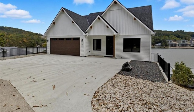 Modern Lakefront Escape | The Twelve