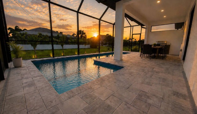 Modern oasis in the heart of southwest Florida - In-ground heated pool