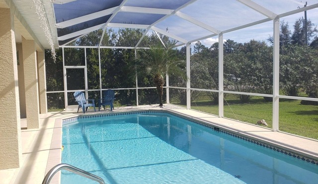 Modern Pool Home in a quiet Neighborhood