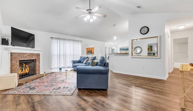 MONTHLY STAYS-Charming 4BR Southaven Home-Near Stateline, Silo Square.