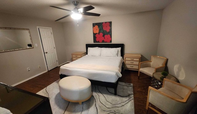 MONTHLY STAYS- Cozy 3 BR Home with Private Guest House in Southaven