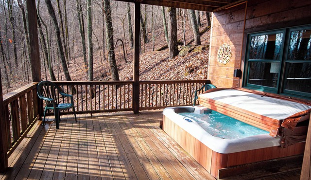 Mountain Retreat w/4 Bedrooms, Mtn. Views, Hot Tub, Internet and much more.