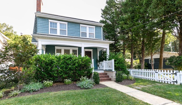 Navy Weekend Haven, Family-Friendly Luxury Home w Fenced-in Backyard & Parking