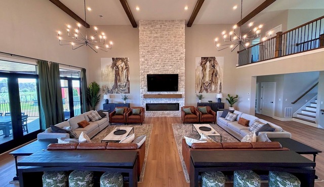 New 10 BR Luxury | Sleeps 20 | Bourbon Country