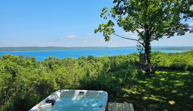 New! Above Crystal Lake - Hot Tub and Stunning Hilltop Views for Stargazers and Nature Lovers! Window A/C Unit in Bedroom!