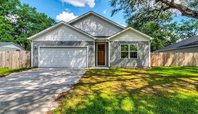 New build 4-bedroom house with fast WiFi and AC in peaceful North Charleston