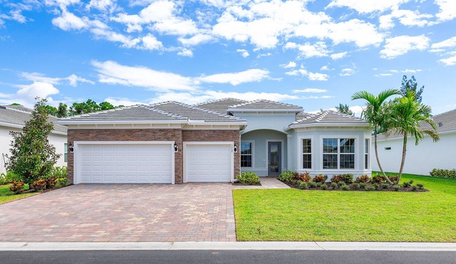 NEW House with Designer Furnishings minutes from all Equestrian Activities!