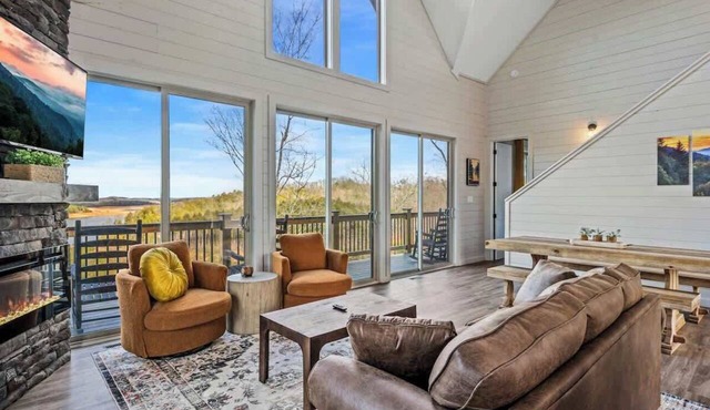 NEW LAKE CABIN Sleeps 14 Indoor Pool Hot Tub