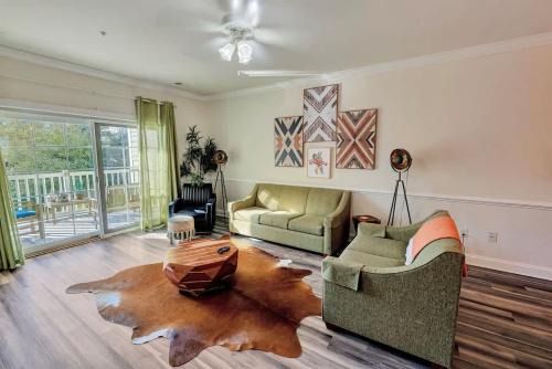 NEW - Large 2 BR at Magnolia Pointe w Nice Pools!