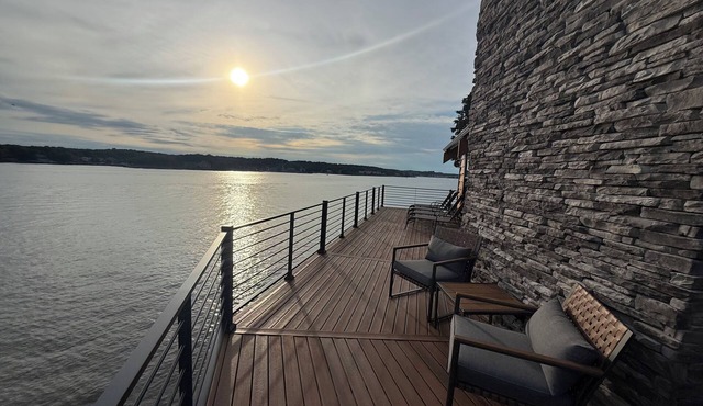 New Listing! Perfect Location/Stunning views/Beautiful Home/17mm/Osage Beach