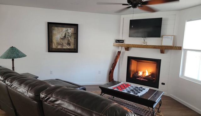 NEW PLACE NEAR TWO BOAT RAMPS KENTUCKY LAKE TENNESSEE RIVER DECK GRILL FIREPLACE