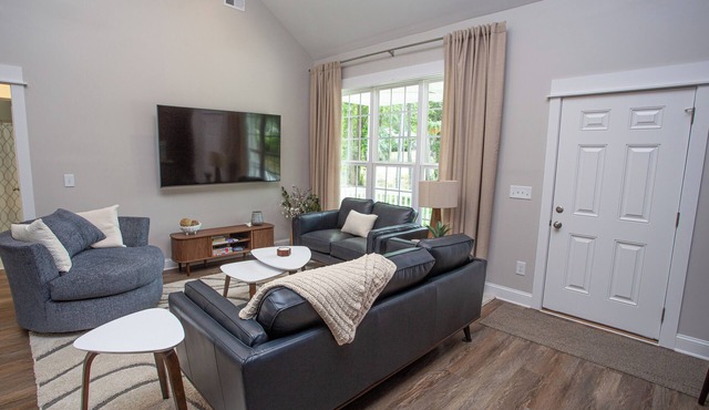 NEW, private, luxury 3-bedroom house in charming Camden