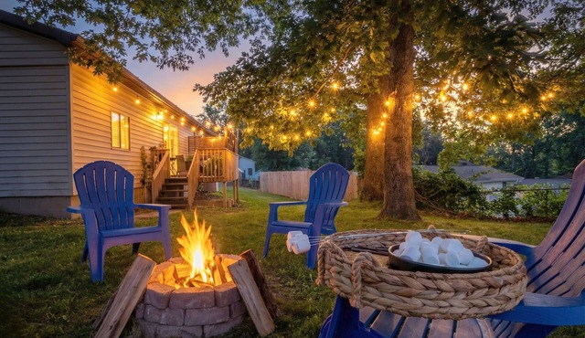 New River Gorge Home | Fire Pit, Fenced Yard | Pet-Friendly Basecamp, WV