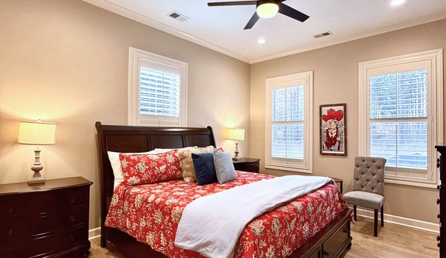 Newly Built 2 BD/2 BA Home, Private, Gated, Forest Setting, 8 Miles to Ole Miss