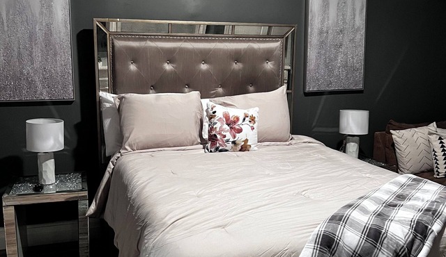 Newly Renovated Apartment Near Universities & Hospitals—Quiet, Convenient Stay