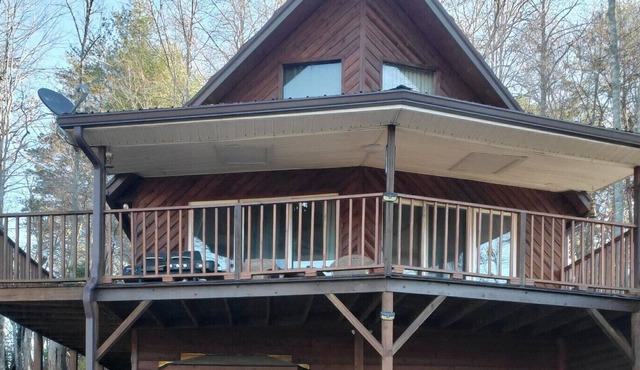 Newly Renovated Chalet with Lake View and Two Fireplaces