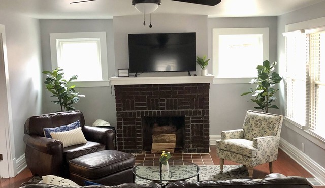 Newly renovated Historic House within walking distance to UK.