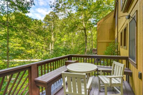 Newly Renovated: Pet-Friendly Sapphire Retreat!