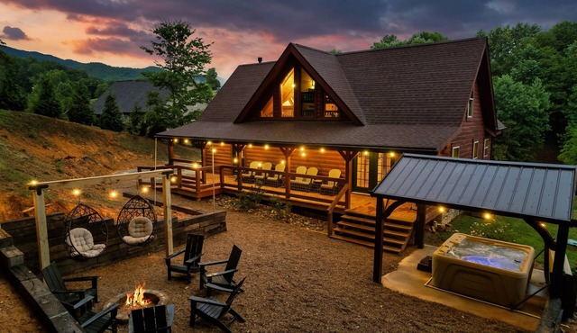 Newly Renovated! Pool, Fishing, Full Game Rm, Hot Tub!