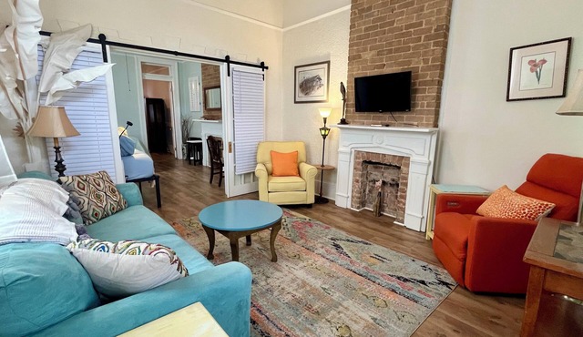 Newly Renovated walk to the French Quarter