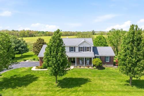 Northern Kentucky Gem w/Yard & In-Ground Pool!