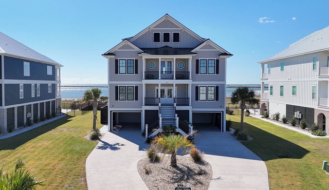 Oceanfront 10 BR Beach House with a Private Pool and Hot Tub! - Living Waters