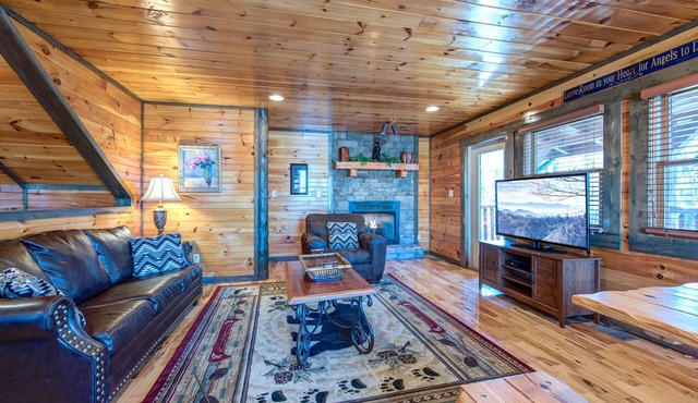 Old Hickory Lodge | Wooded Views + Arcade Room & Hot Tub!
