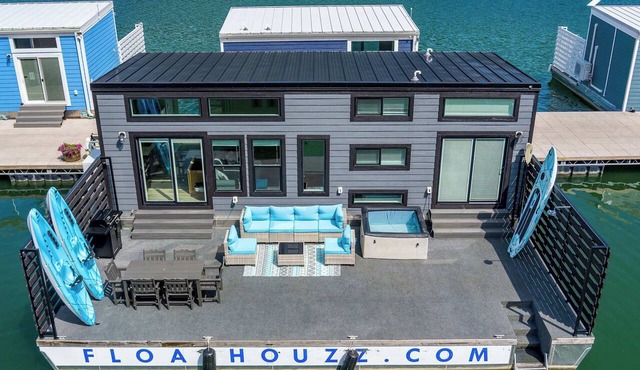 On-Water 20 - Pet Friendly Floating House on Lake Cumberland