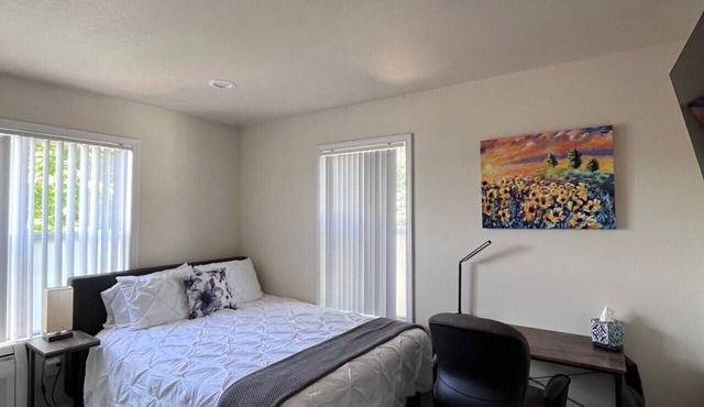 One Bedroom Apartment in Kalamazoo with View