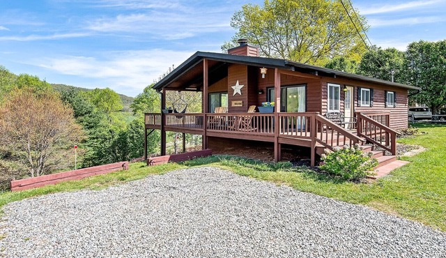 Overlook Nook - 2 BR, 2 BA, HT, FP