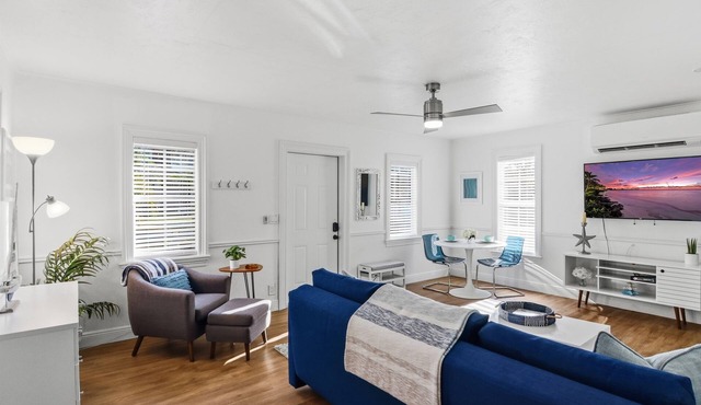 Paradise Pool Cottage House, Delray Beach