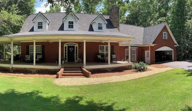 Peaceful 6BR Retreat - Wrap-Around Porch, 600sf Study & Amazing Views