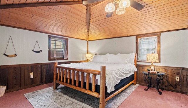 Peaceful Farm House - Great for Extended Stays