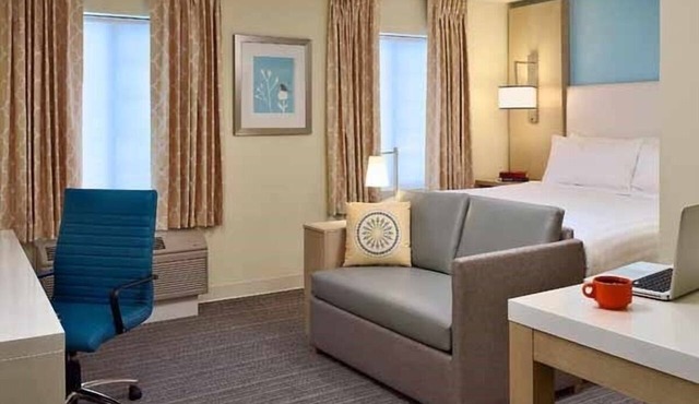 Peaceful Retreat with Kitchenette | Outdoor Pool and Free Breakfast