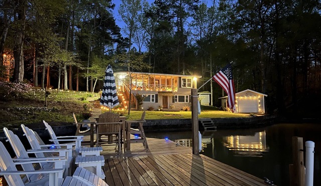 Peaceful vacation very close to The Landing!