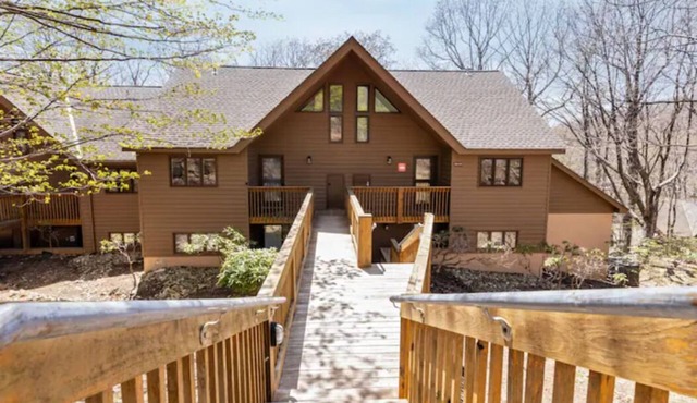 Pepper’s Mountain Pad, nestled in the Blue Ridge Mountains at Wintergreen Resort