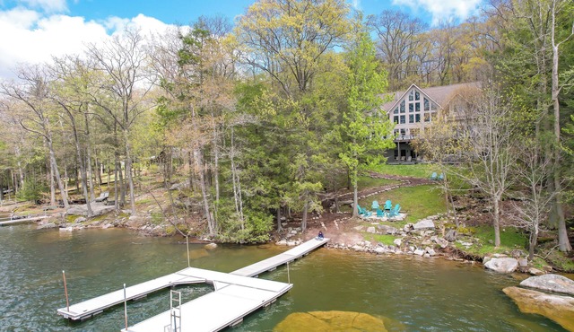 Perfect DCL Lake House: Fire Pit, Hot Tub, Dock and More!